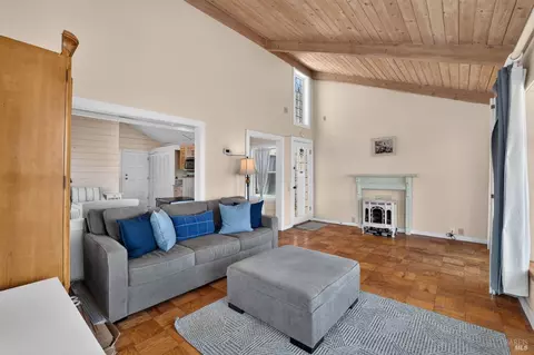 Living - 34 Sandy Beach Rd, Vallejo, CA 94590 photo 8 of 12