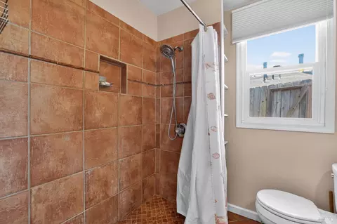 Bath - 34 Sandy Beach Rd, Vallejo, CA 94590 photo 1 of 5
