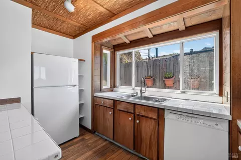 Kitchen - 34 Sandy Beach Rd, Vallejo, CA 94590 photo 1 of 7