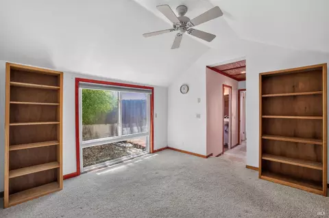 Bedroom - 34 Sandy Beach Rd, Vallejo, CA 94590 photo 4 of 8