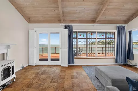 Living - 34 Sandy Beach Rd, Vallejo, CA 94590 photo 11 of 12