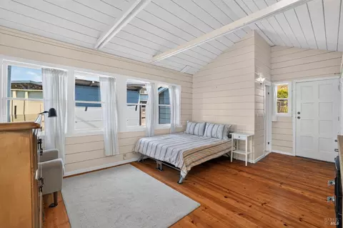 Bedroom - 34 Sandy Beach Rd, Vallejo, CA 94590 photo 7 of 8
