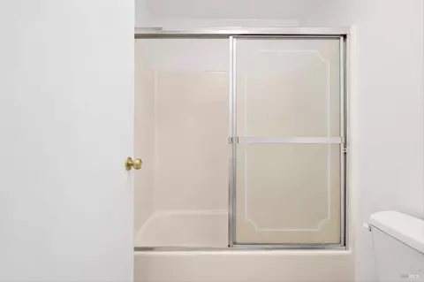 Bath - 502 Arcadia Dr, Vacaville, CA 95687 photo 2 of 2
