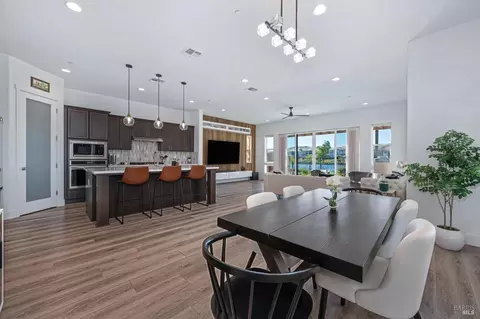 Dining - 2325 Waterside Dr, Fairfield, CA 94533 photo 2 of 3