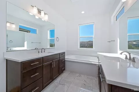 Bath - 2325 Waterside Dr, Fairfield, CA 94533 photo 5 of 5