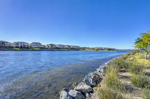 View/Area - 2325 Waterside Dr, Fairfield, CA 94533 photo 7 of 10