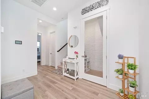 Entry Way - 2325 Waterside Dr, Fairfield, CA 94533 photo 3 of 6