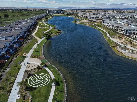 View/Area - 2325 Waterside Dr, Fairfield, CA 94533 photo 8 of 10