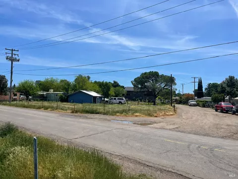 3720 Robinson Ave, Clearlake, CA 95422 photo 2