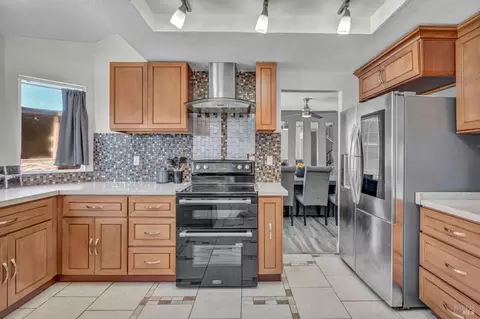 Kitchen - 111 Gina Ct, Vallejo, CA 94589 photo 3 of 6