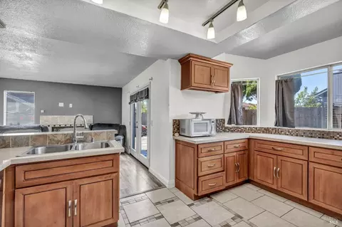 Kitchen - 111 Gina Ct, Vallejo, CA 94589 photo 2 of 6