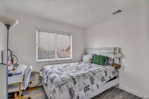 Bedroom - 111 Gina Ct, Vallejo, CA 94589 photo 6 of 7