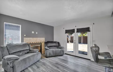 Living - 111 Gina Ct, Vallejo, CA 94589 photo 2 of 2