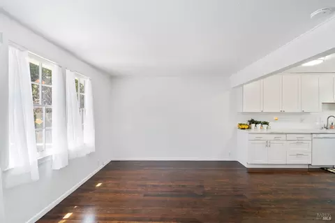 Living - 311 Rodgers St, Vallejo, CA 94590 photo 2 of 3