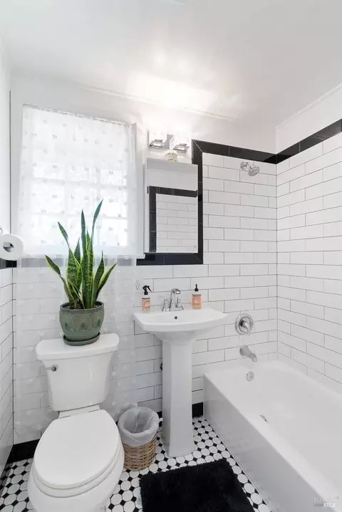 Bath - 311 Rodgers St, Vallejo, CA 94590 photo 1 of 1