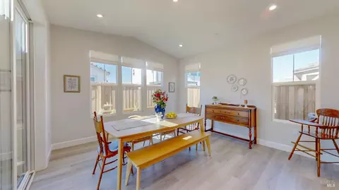 Dining - 425 Vanderbilt Dr, Dixon, CA 95620 photo 1 of 2