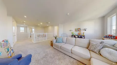 Entry Way - 425 Vanderbilt Dr, Dixon, CA 95620 photo 6 of 8