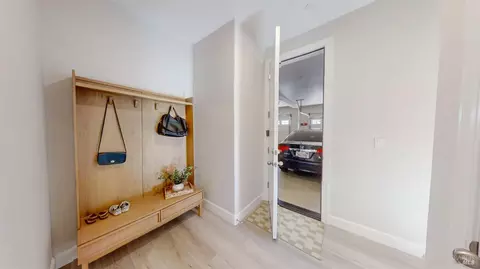 Entry Way - 425 Vanderbilt Dr, Dixon, CA 95620 photo 8 of 8