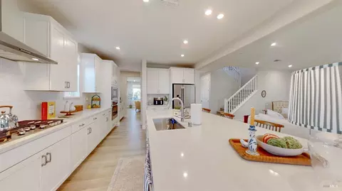 Kitchen - 425 Vanderbilt Dr, Dixon, CA 95620 photo 4 of 7