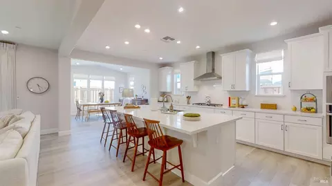 Kitchen - 425 Vanderbilt Dr, Dixon, CA 95620 photo 1 of 6