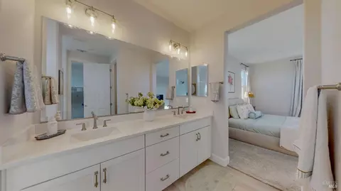 Bath - 425 Vanderbilt Dr, Dixon, CA 95620 photo 1 of 7