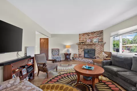 Living - 514 W 4th St, Cloverdale, CA 95425 photo 3 of 3