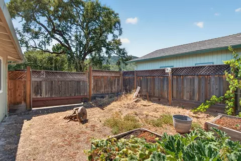 Exterior - 514 W 4th St, Cloverdale, CA 95425 photo 6 of 9