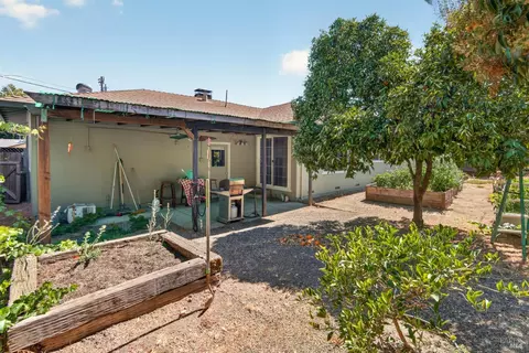Exterior - 514 W 4th St, Cloverdale, CA 95425 photo 8 of 9