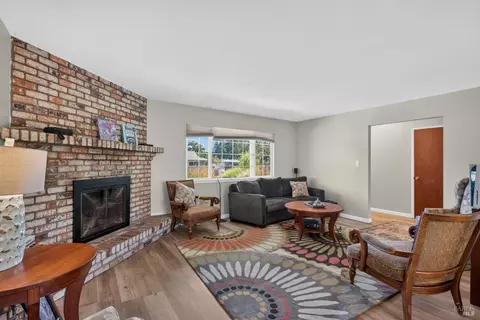 Living - 514 W 4th St, Cloverdale, CA 95425 photo 1 of 3