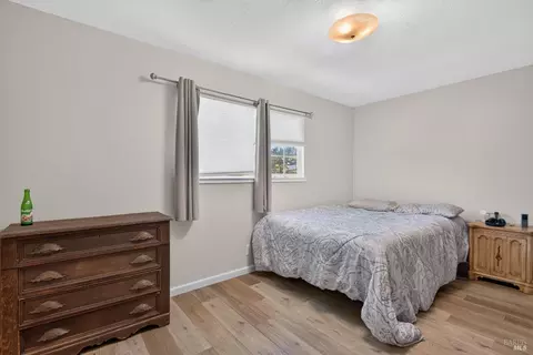 Bedroom - 514 W 4th St, Cloverdale, CA 95425 photo 2 of 4
