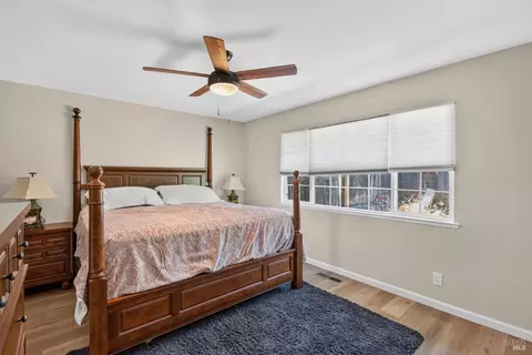 Bedroom - 514 W 4th St, Cloverdale, CA 95425 photo 3 of 4