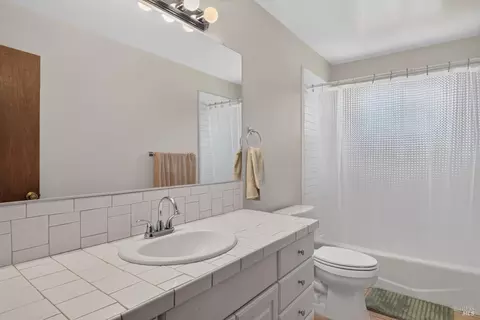 Bath - 514 W 4th St, Cloverdale, CA 95425 photo 1 of 4