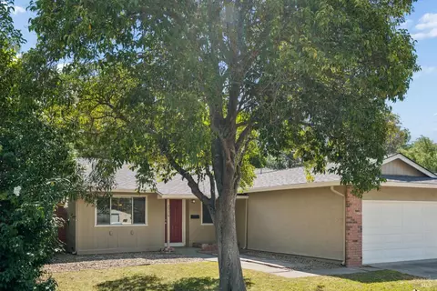 Exterior - 2336 Grouse Ct, Fairfield, CA 94533 photo 5 of 11