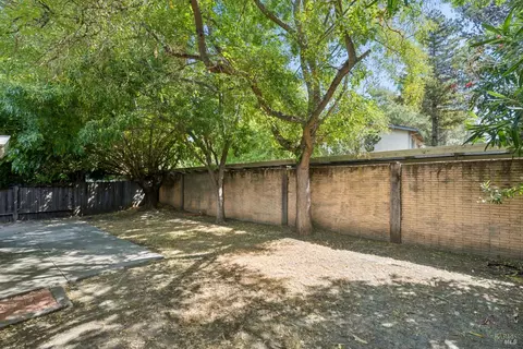 Exterior - 2336 Grouse Ct, Fairfield, CA 94533 photo 10 of 11