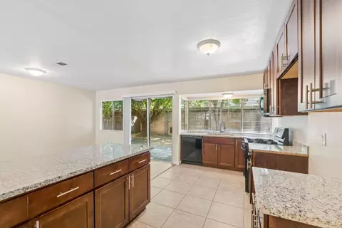 Kitchen - 2336 Grouse Ct, Fairfield, CA 94533 photo 4 of 5