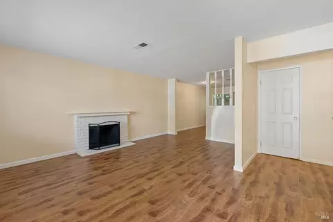 Living - 2336 Grouse Ct, Fairfield, CA 94533 photo 8 of 11