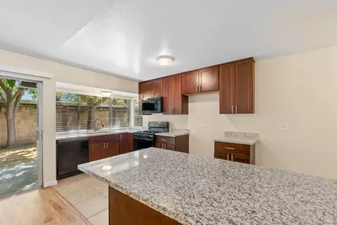 Kitchen - 2336 Grouse Ct, Fairfield, CA 94533 photo 2 of 5