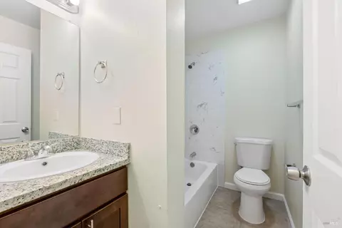 Bath - 2336 Grouse Ct, Fairfield, CA 94533 photo 1 of 2