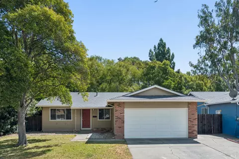 Exterior - 2336 Grouse Ct, Fairfield, CA 94533 photo 7 of 11