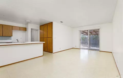 Living - 1013 Flicker Ln, Fairfield, CA 94533 photo 1 of 3