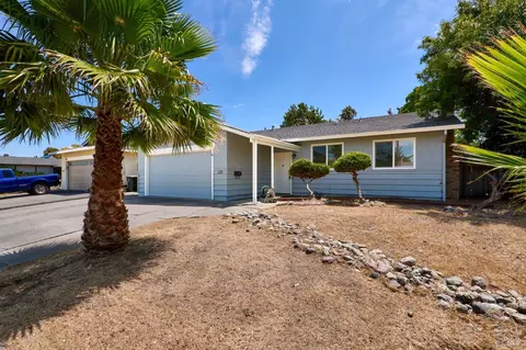 Exterior - 1013 Flicker Ln, Fairfield, CA 94533 photo 3 of 3