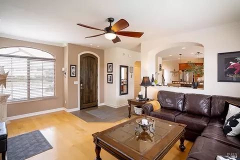 Entry Way - 6020 Claret Ct, Vallejo, CA 94591 photo 1 of 4
