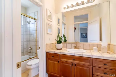 Bath - 6020 Claret Ct, Vallejo, CA 94591 photo 1 of 6
