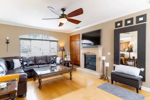 Living - 6020 Claret Ct, Vallejo, CA 94591 photo 1 of 1