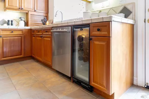 Kitchen - 6020 Claret Ct, Vallejo, CA 94591 photo 5 of 7