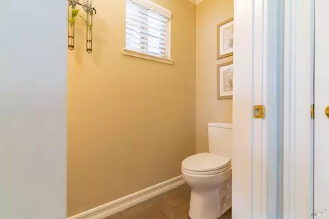 Bath - 6020 Claret Ct, Vallejo, CA 94591 photo 6 of 6