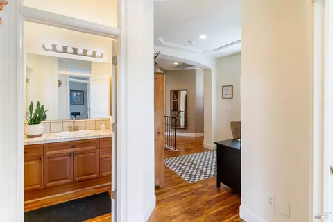Entry Way - 6020 Claret Ct, Vallejo, CA 94591 photo 4 of 4
