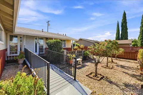 Exterior - 1700 Dover Ave, Fairfield, CA 94533 photo 3 of 6