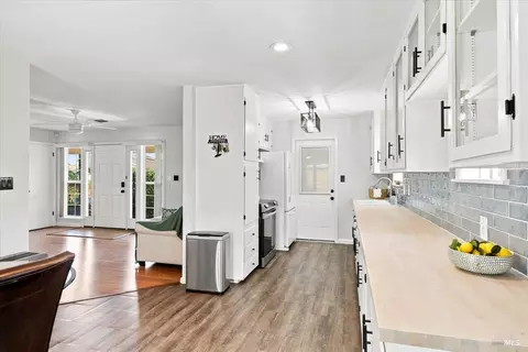 Entry Way - 1700 Dover Ave, Fairfield, CA 94533 photo 1 of 3