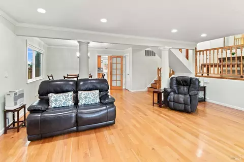 Living - 133 Stratford St, Vallejo, CA 94591 photo 2 of 7